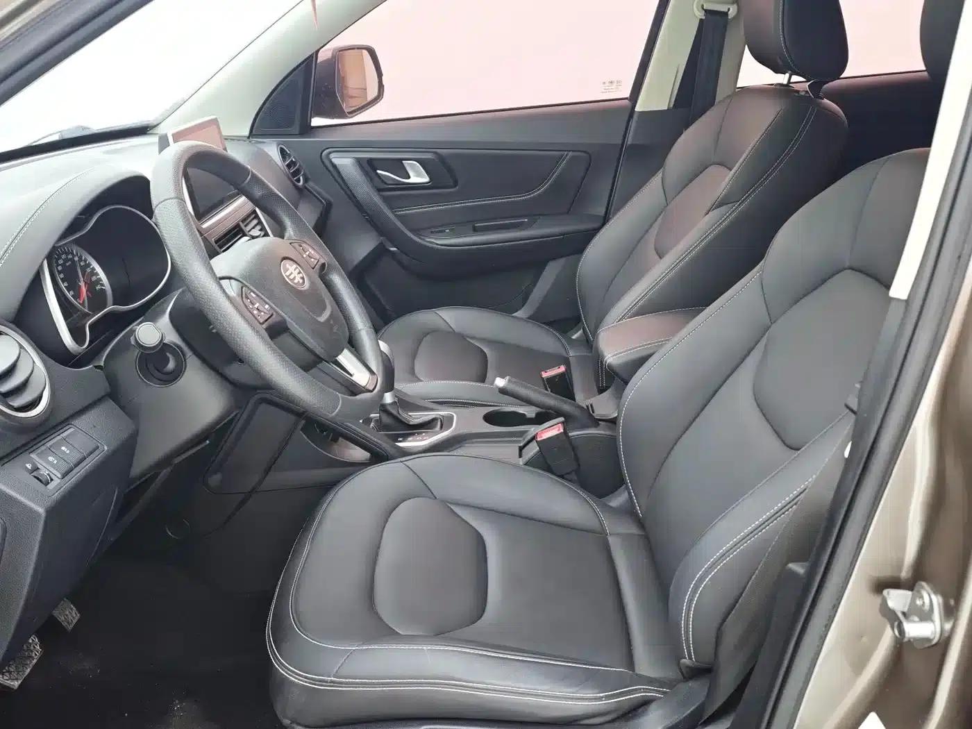 Besturn X40 2017 1.6L Automatic Premium Edition — миниатюра 7