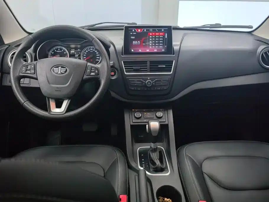 Besturn X40 2017 1.6L Automatic Premium Edition — миниатюра 12