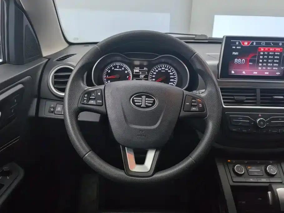 Besturn X40 2017 1.6L Automatic Premium Edition — миниатюра 15