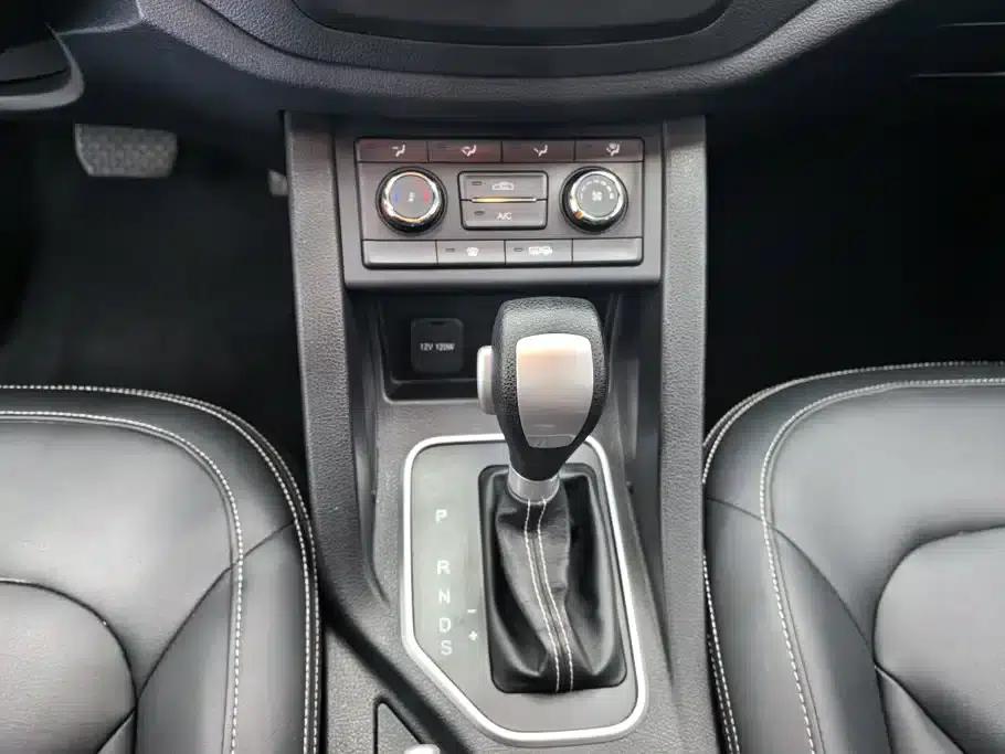 Besturn X40 2017 1.6L Automatic Premium Edition — миниатюра 16