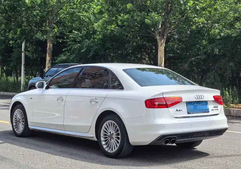 Audi A4L 2016 35 TFSI Classic Edition S line Comfort — миниатюра 4