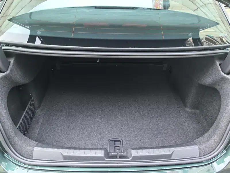 Audi A3 2025 A3L Limousine 35 TFSI Flying Spur Luxury Edition — миниатюра 12