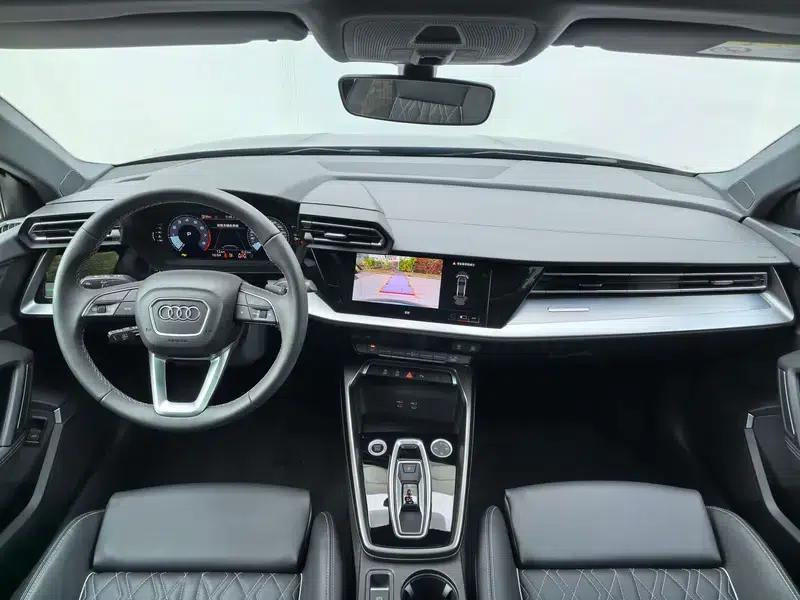 Audi A3 2025 A3L Limousine 35 TFSI Flying Spur Luxury Edition — миниатюра 7