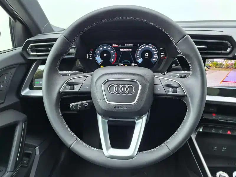 Audi A3 2025 A3L Limousine 35 TFSI Flying Spur Luxury Edition — миниатюра 10