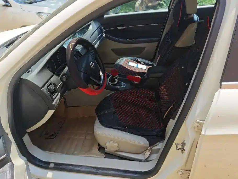 2014 Senova D50 1.5L Manual Comfort Edition — миниатюра 9