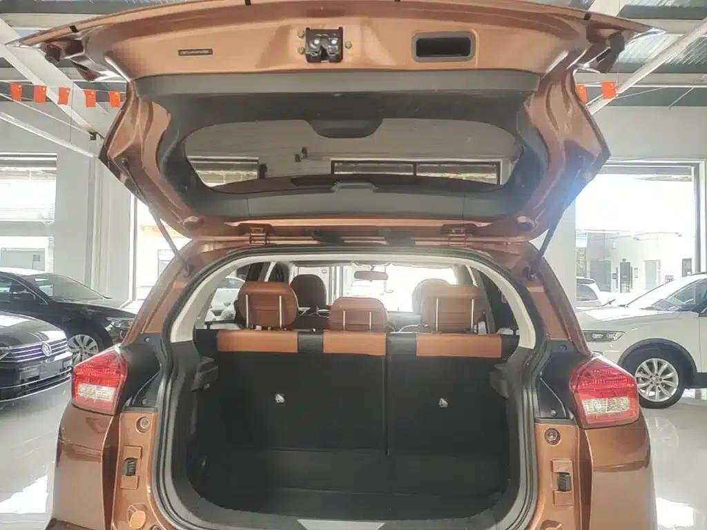 2016 Senova X35 1.5L Automatic Deluxe Edition — миниатюра 19
