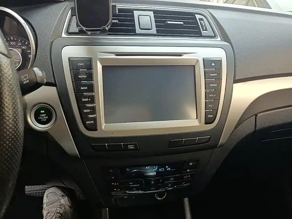 2015 Senova X65 2.0T Automatic Elite — миниатюра 13