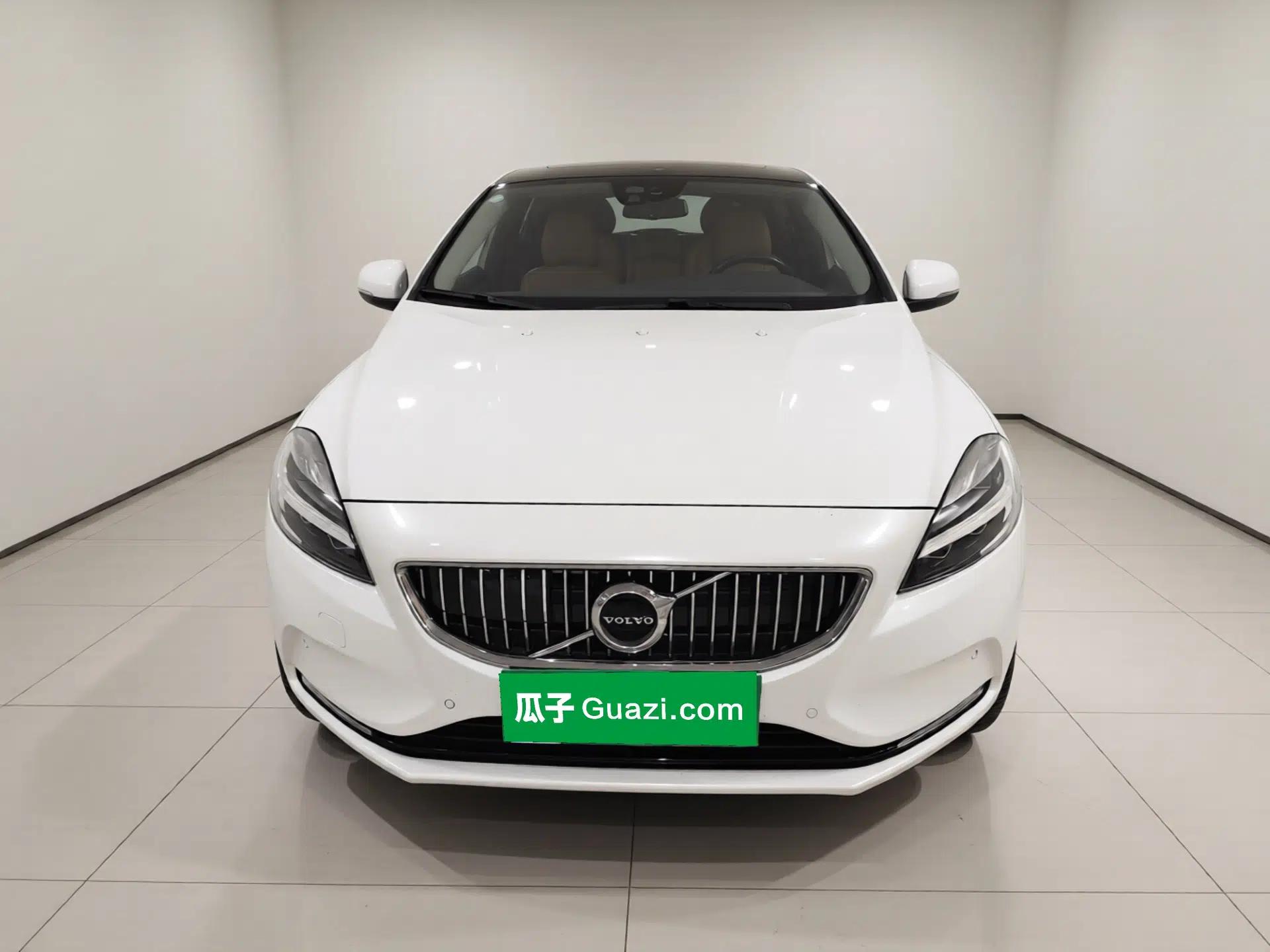 Volvo V40 2017 T3 Zhiya Edition — миниатюра 2