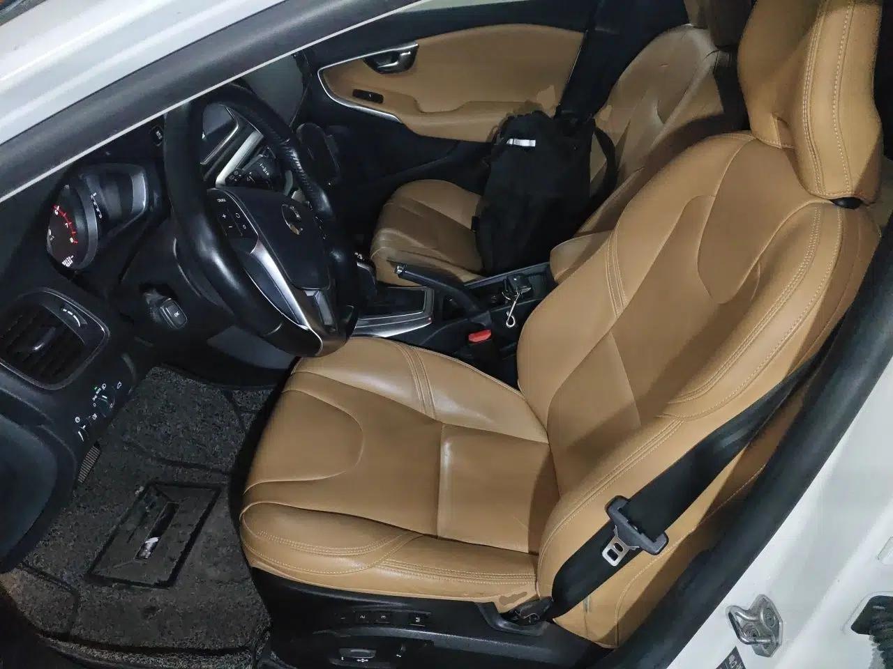 Volvo V40 2017 T3 Zhiya Edition — миниатюра 14