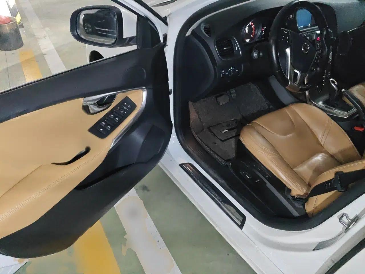 Volvo V40 2017 T3 Zhiya Edition — миниатюра 19