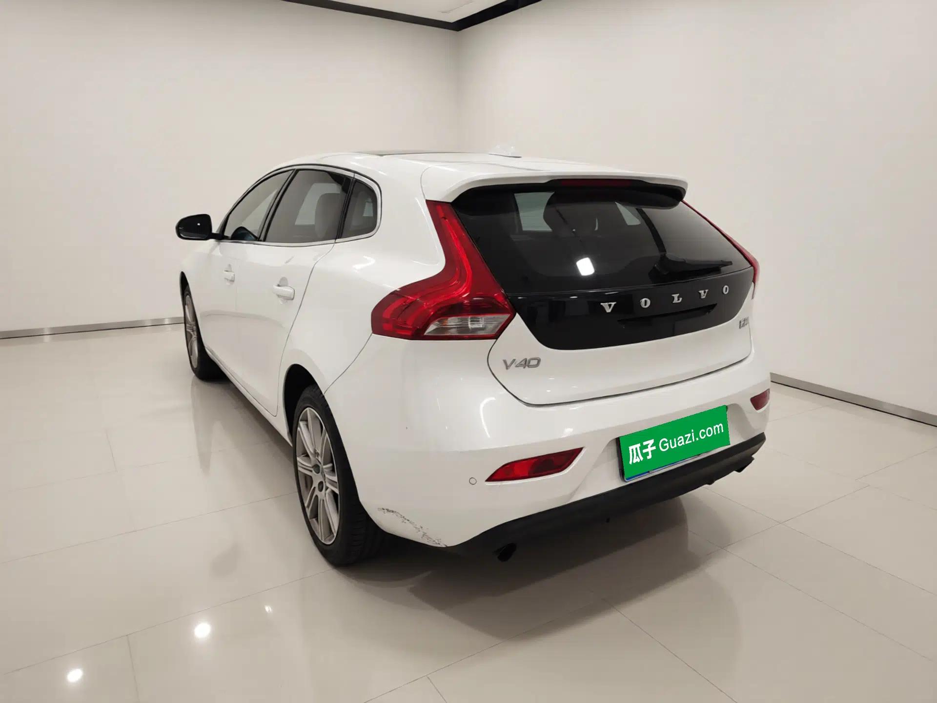 Volvo V40 2017 T3 Zhiya Edition — миниатюра 4