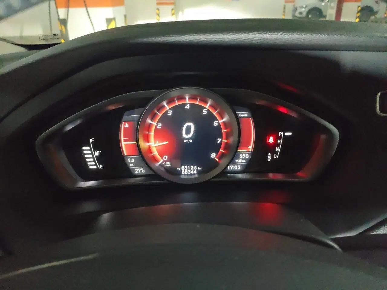 Volvo V40 2017 T3 Zhiya Edition — миниатюра 10