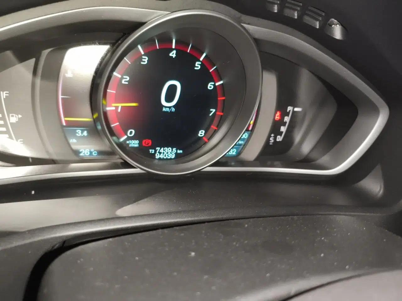 Volvo V40 2014 2.0T Zhiya Edition — миниатюра 12
