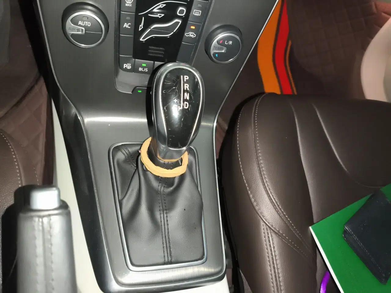 Volvo V40 2014 2.0T Zhiya Edition — миниатюра 14
