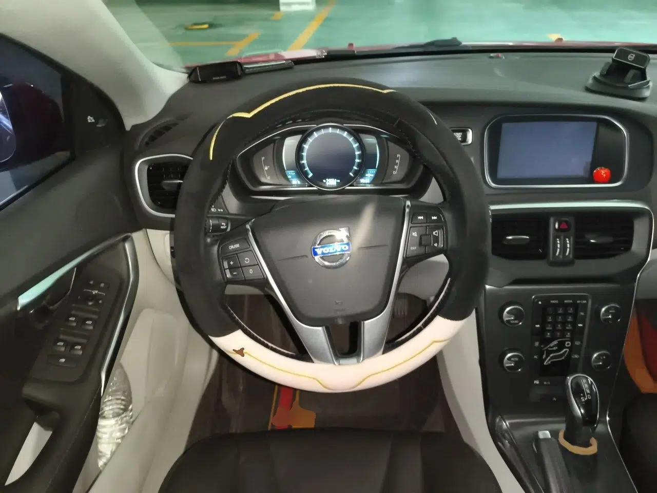 Volvo V40 2014 2.0T Zhiya Edition — миниатюра 10