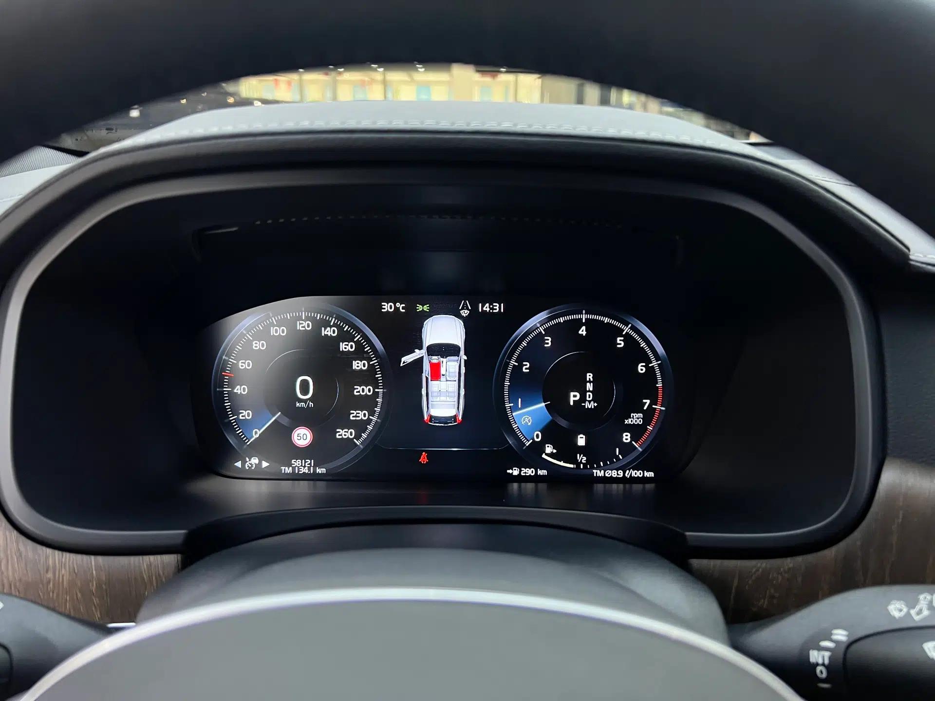 Volvo V90 2021 Cross Country B5 AWD Prestige Edition — миниатюра 11