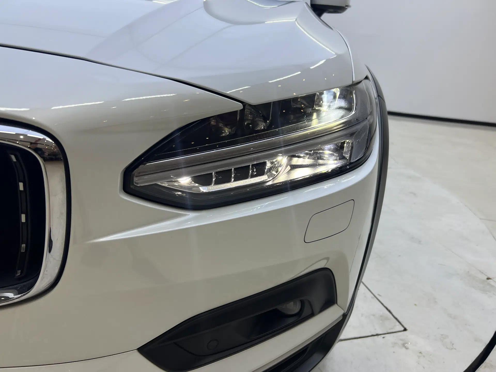 Volvo V90 2021 Cross Country B5 AWD Prestige Edition — миниатюра 6