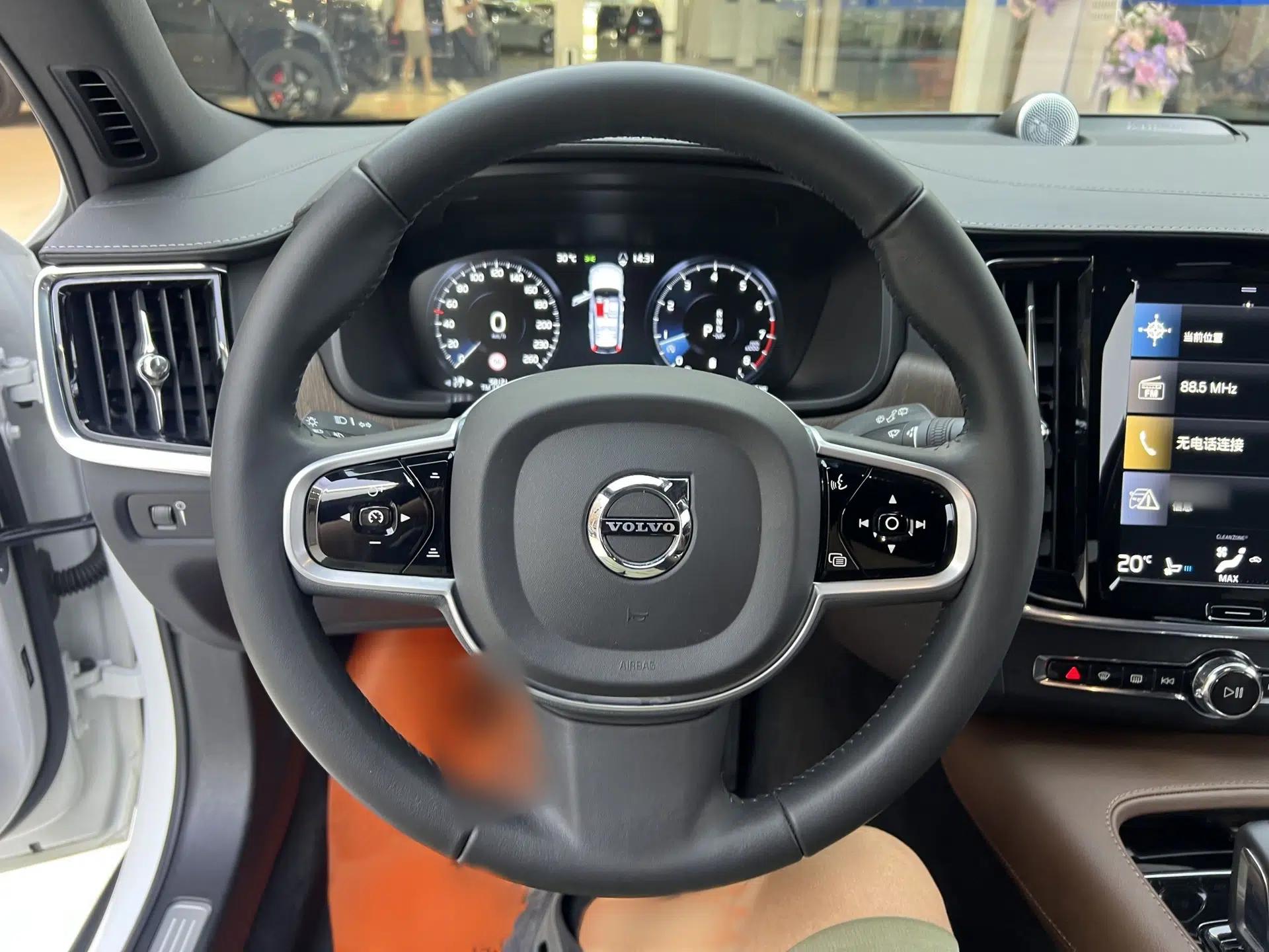 Volvo V90 2021 Cross Country B5 AWD Prestige Edition — миниатюра 10