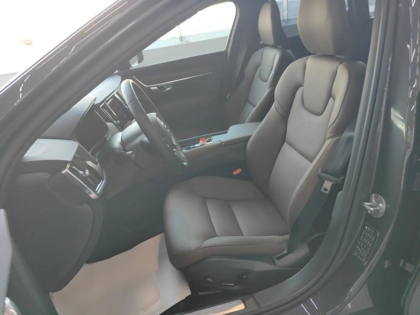 Volvo V90 2025 Cross Country B5 AWD Smart Range Edition — миниатюра 17