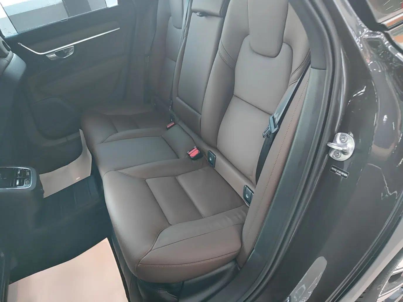 Volvo V90 2025 Cross Country B5 AWD Smart Range Edition — миниатюра 20