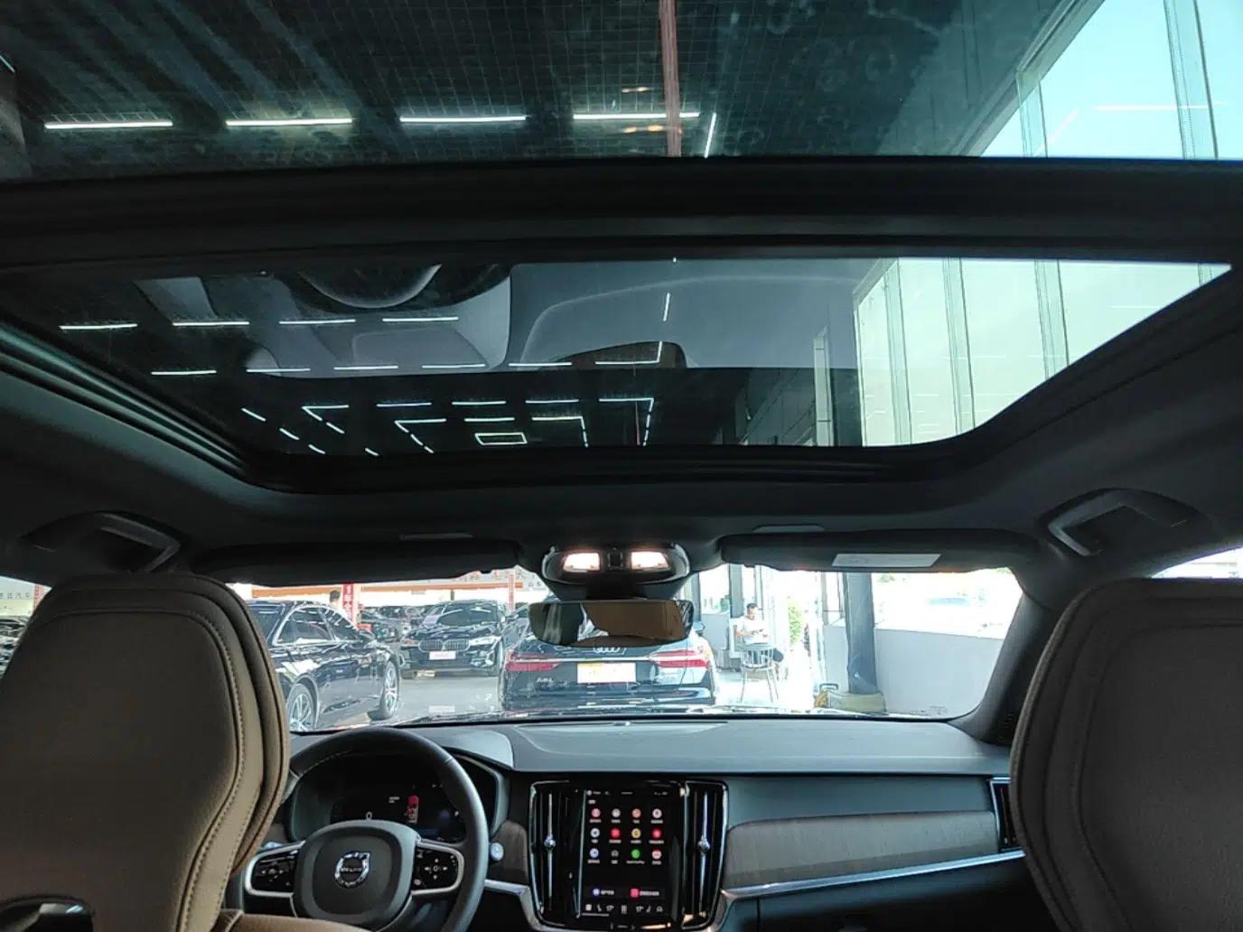 Volvo V90 2025 Cross Country B5 AWD Smart Range Edition — миниатюра 21