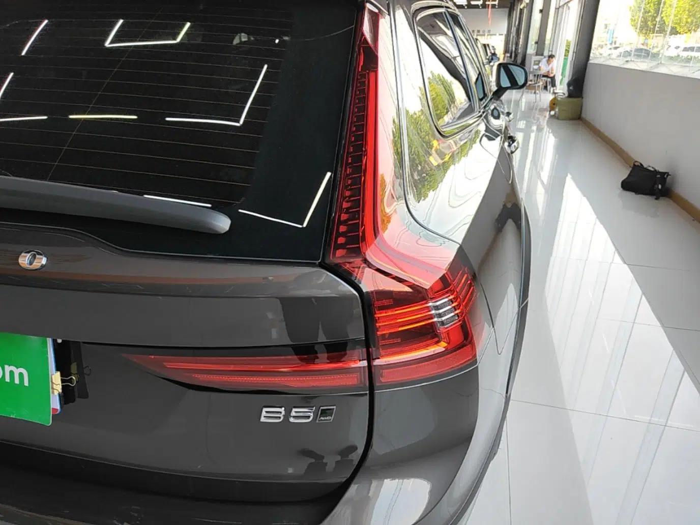 Volvo V90 2025 Cross Country B5 AWD Smart Range Edition — миниатюра 9
