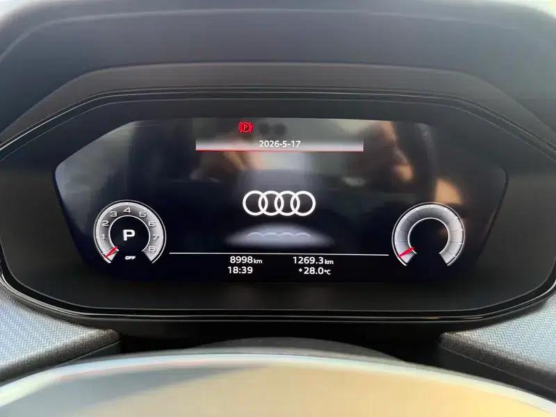 Audi Q6 2024 45TFSI quattro Black Knight Edition Flying Rider Package 6 Seats — миниатюра 14