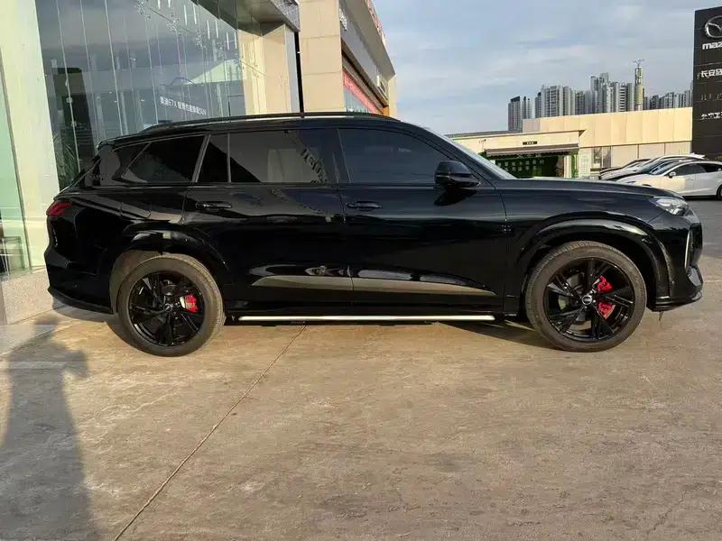 Audi Q6 2024 45TFSI quattro Black Knight Edition Flying Rider Package 6 Seats — миниатюра 6
