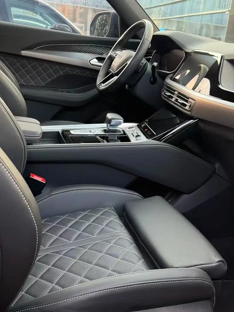 Audi Q6 2024 45TFSI quattro Black Knight Edition Flying Rider Package 6 Seats — миниатюра 8