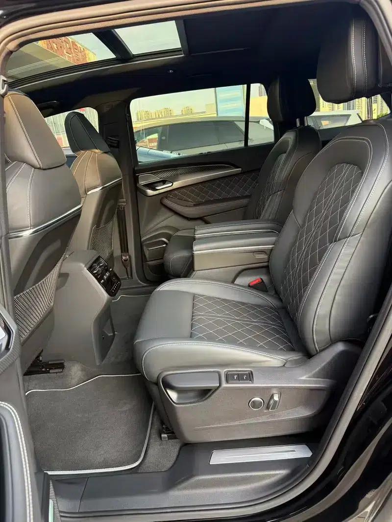 Audi Q6 2024 45TFSI quattro Black Knight Edition Flying Rider Package 6 Seats — миниатюра 9