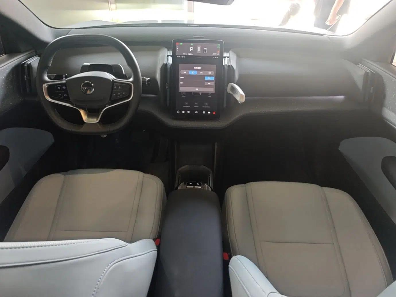 Volvo EX30 2025 Rear-Drive Long-Range Version Ultra — миниатюра 12