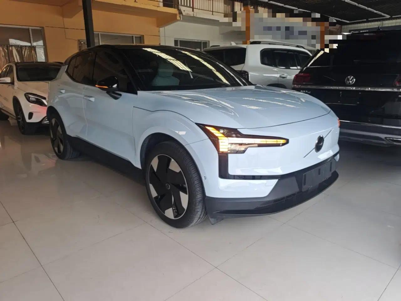 Volvo EX30 2025 Rear-Drive Long-Range Version Ultra — миниатюра 3