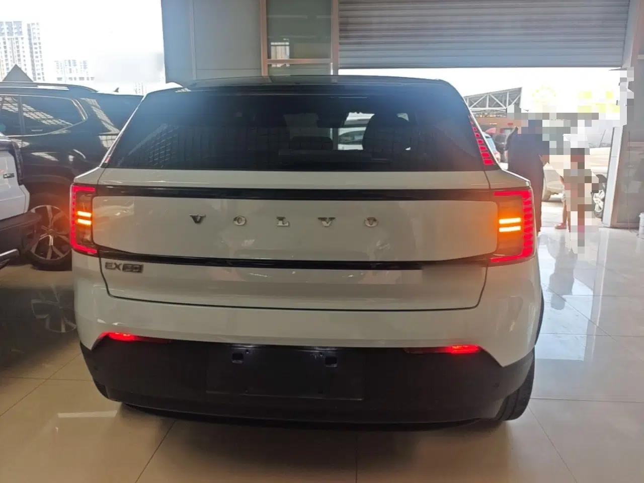 Volvo EX30 2025 Rear-Drive Long-Range Version Ultra — миниатюра 5