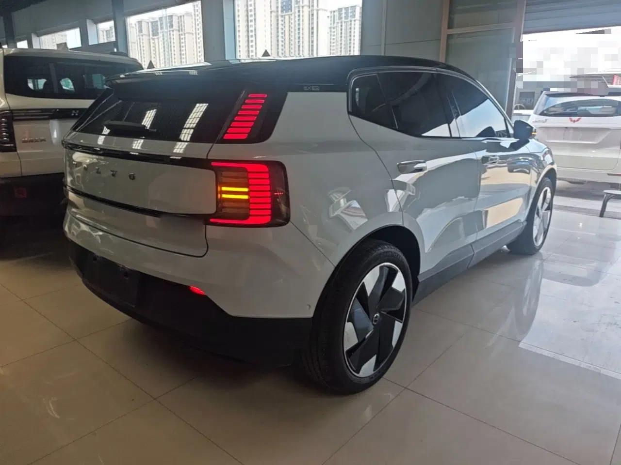 Volvo EX30 2025 Rear-Drive Long-Range Version Ultra — миниатюра 6