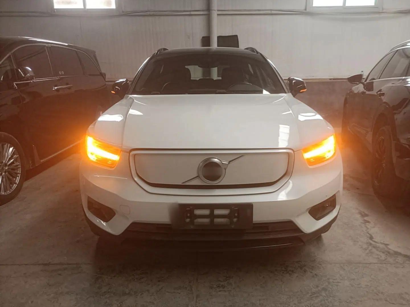 Volvo XC40 New Energy 2021 P8 Pure Electric All-Wheel Drive Smart Luxury Sport Edition — миниатюра 2