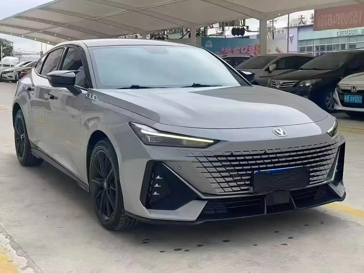 Changan UNI-V 2022 1.5T Premium Edition — миниатюра 3