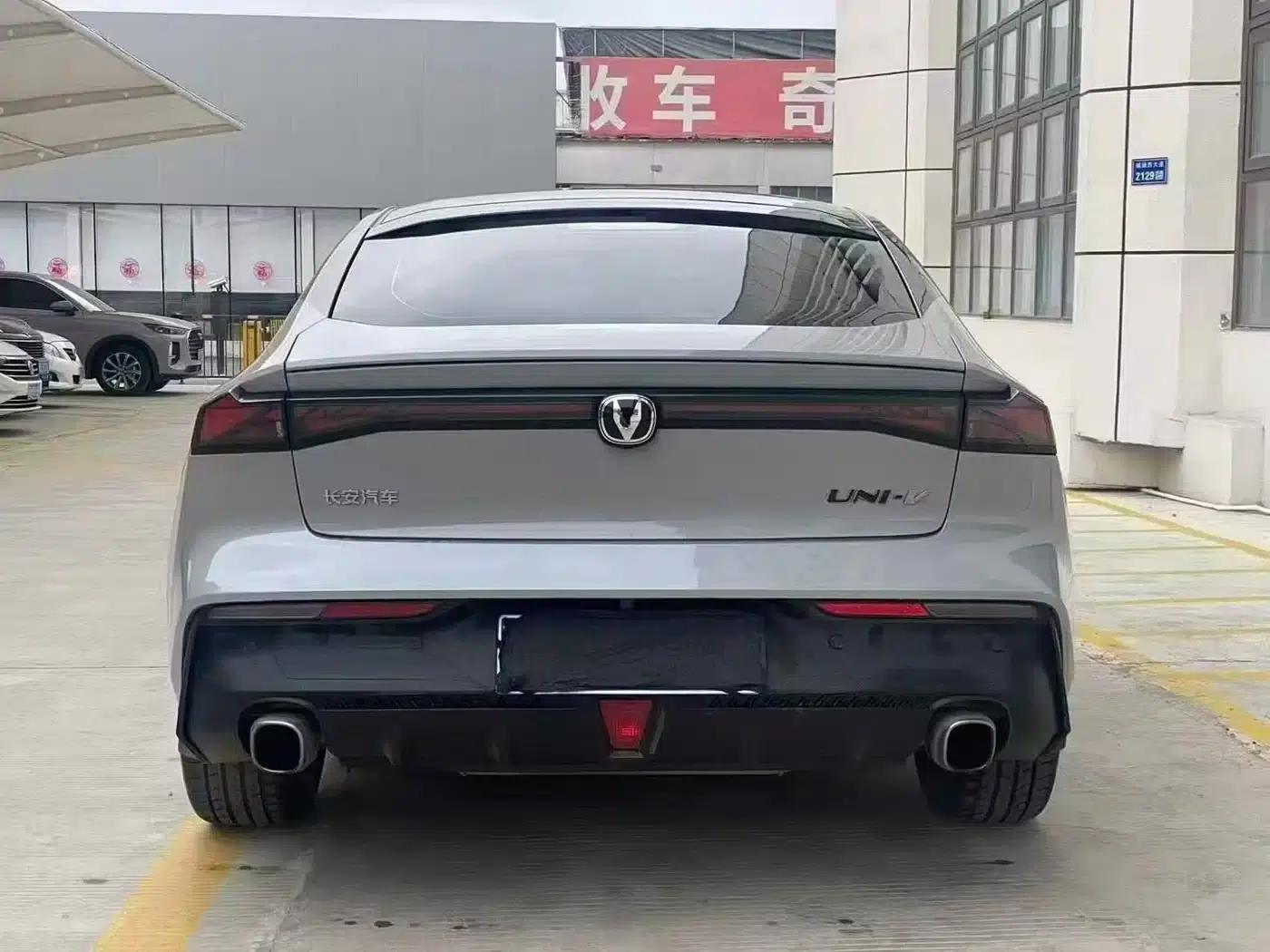 Changan UNI-V 2022 1.5T Premium Edition — миниатюра 8