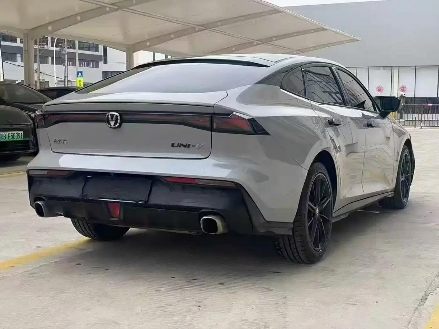 Changan UNI-V 2022 1.5T Premium Edition — миниатюра 9