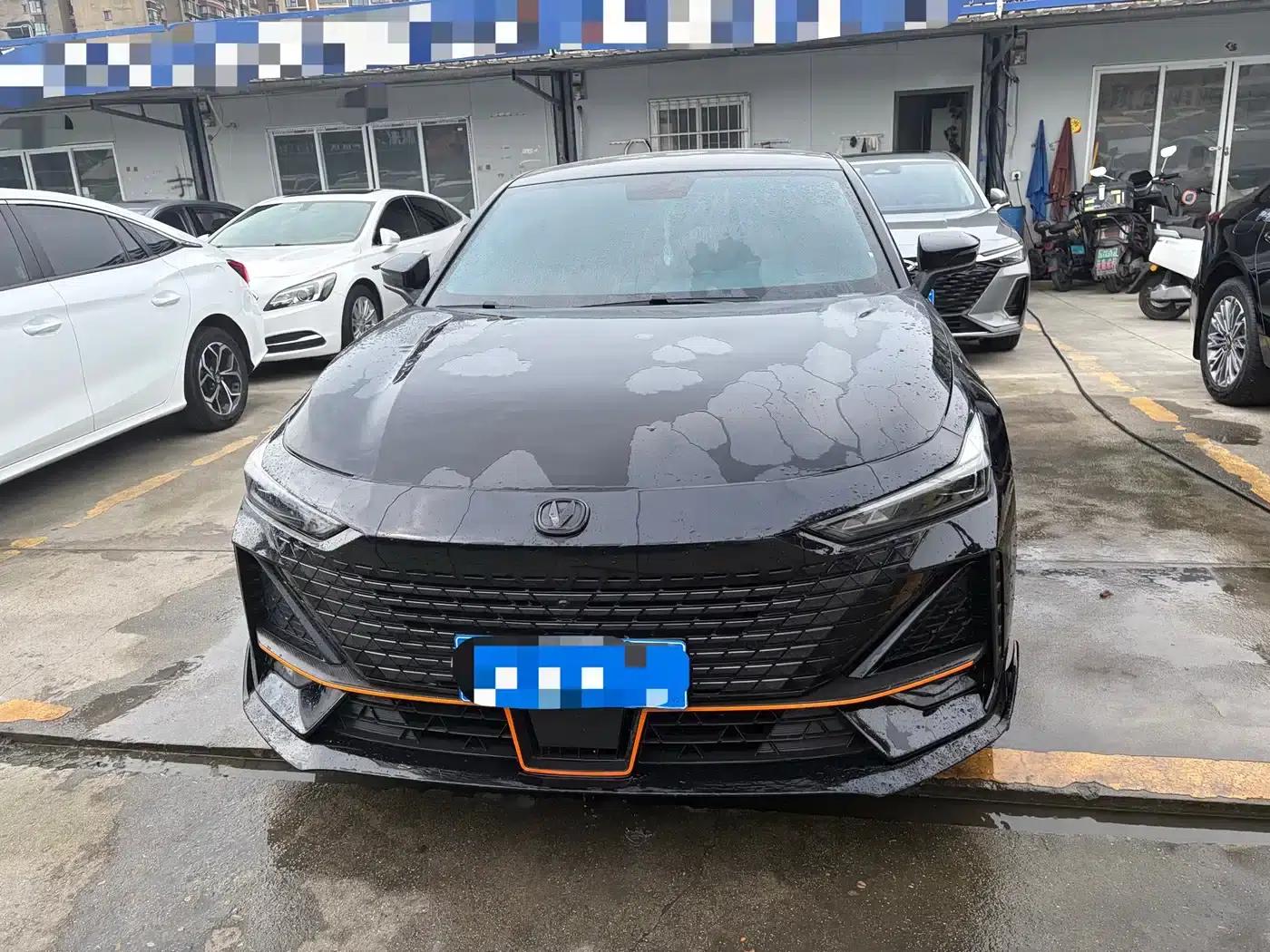 Changan UNI-V 2022 1.5T Sport Edition — миниатюра 1