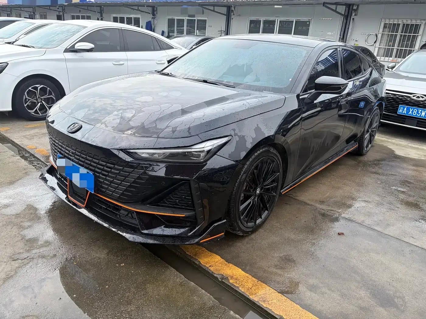 Changan UNI-V 2022 1.5T Sport Edition — миниатюра 2