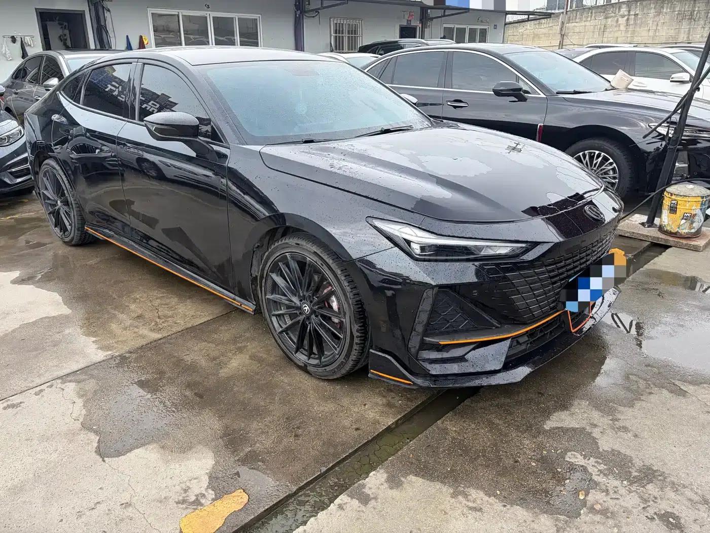 Changan UNI-V 2022 1.5T Sport Edition — миниатюра 3