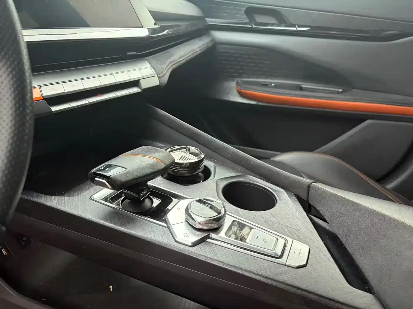 Changan UNI-V 2022 1.5T Sport Edition — миниатюра 9