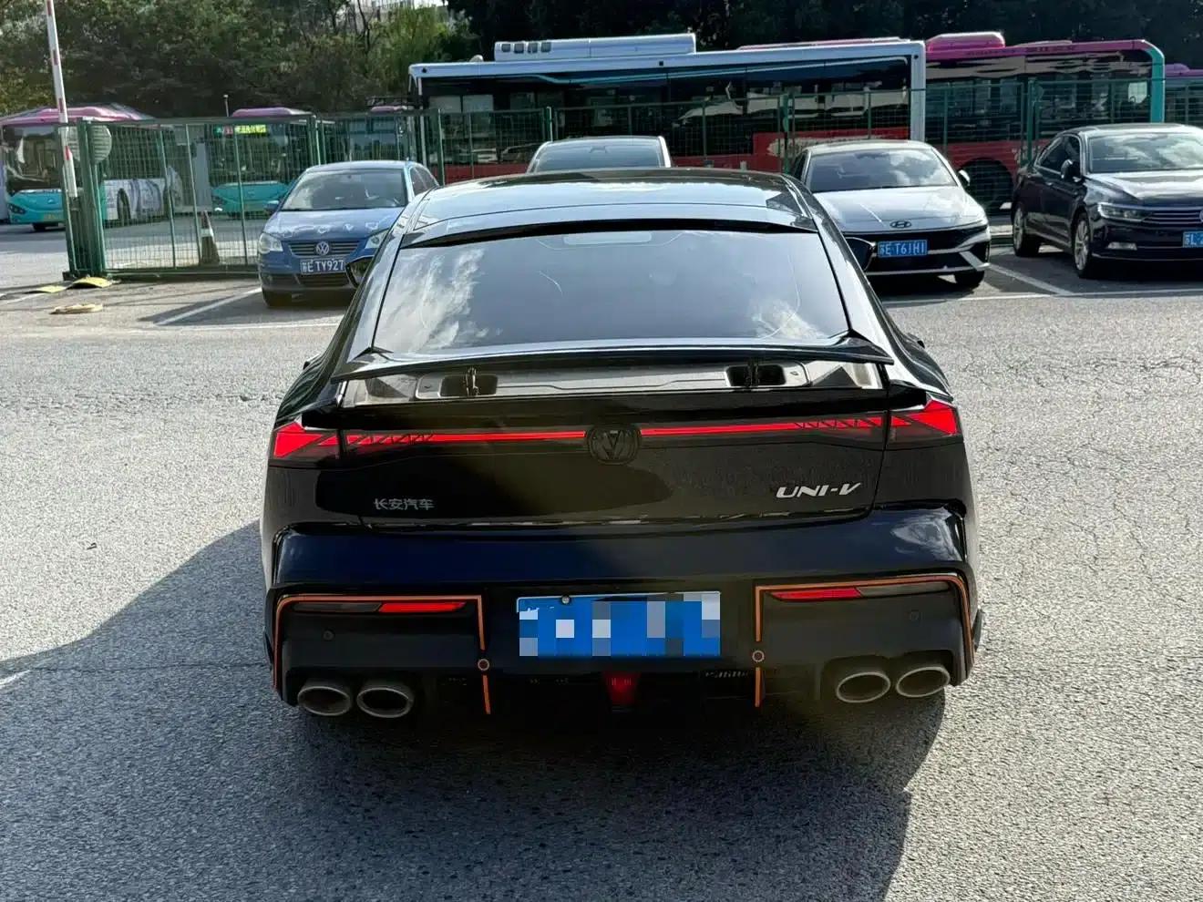 Changan UNI-V 2022 1.5T Sport Edition — миниатюра 4