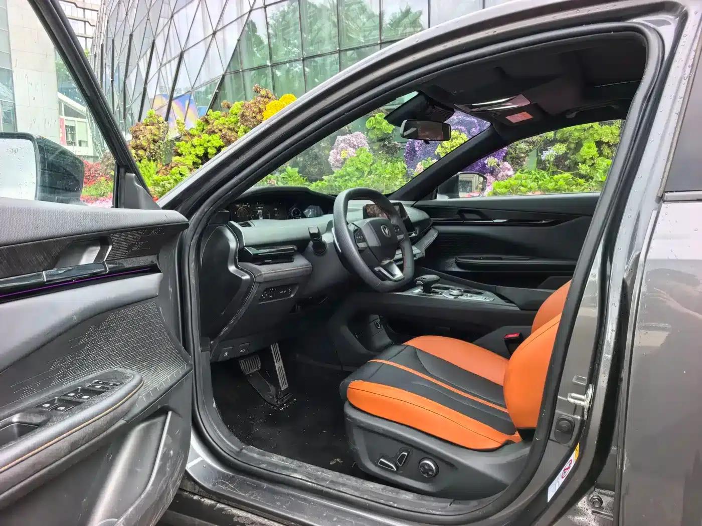 Changan UNI-V 2024 2.0T Classic Sport — миниатюра 3