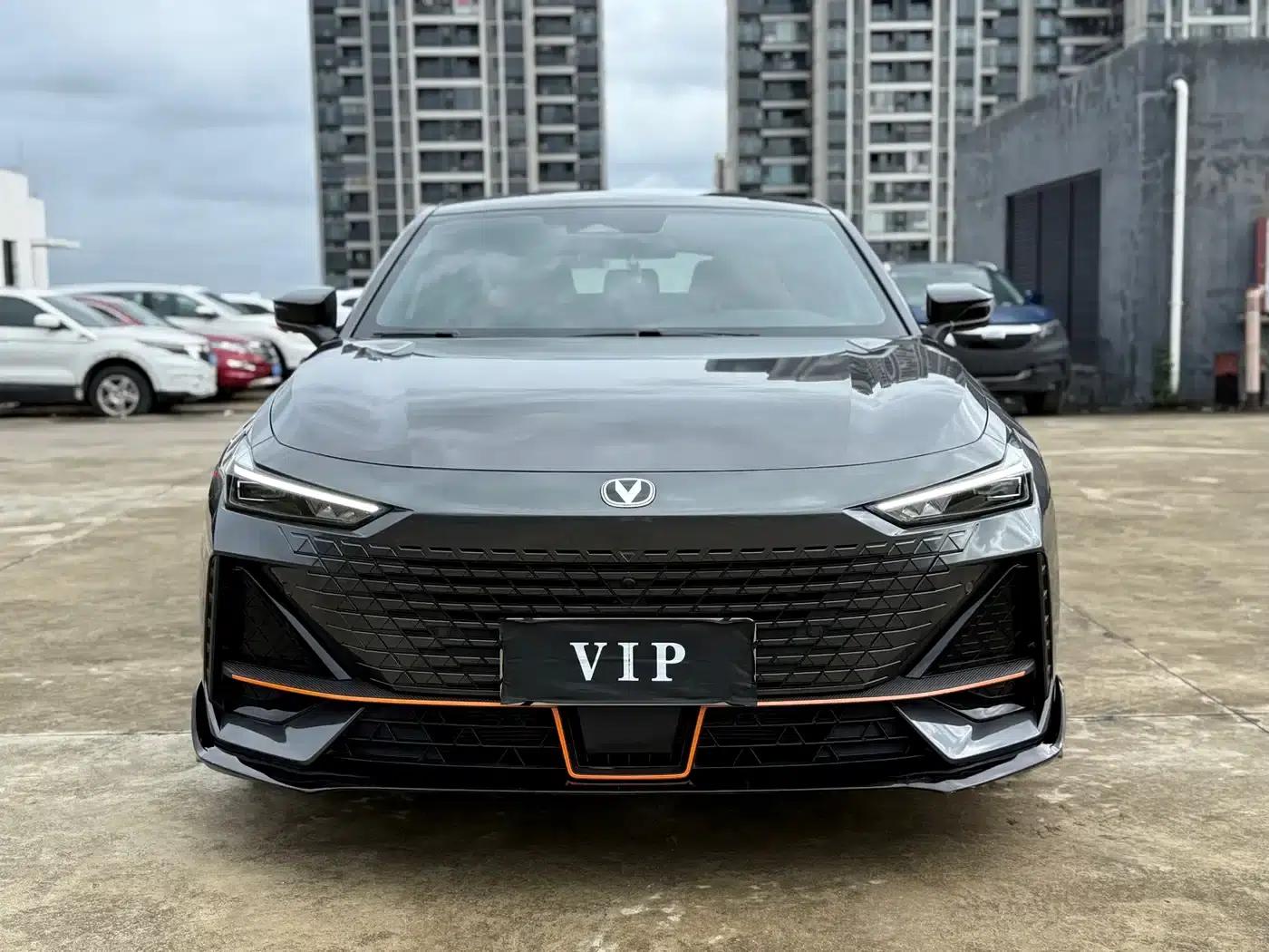 Changan UNI-V 2023 1.5T Sport Edition — миниатюра 2