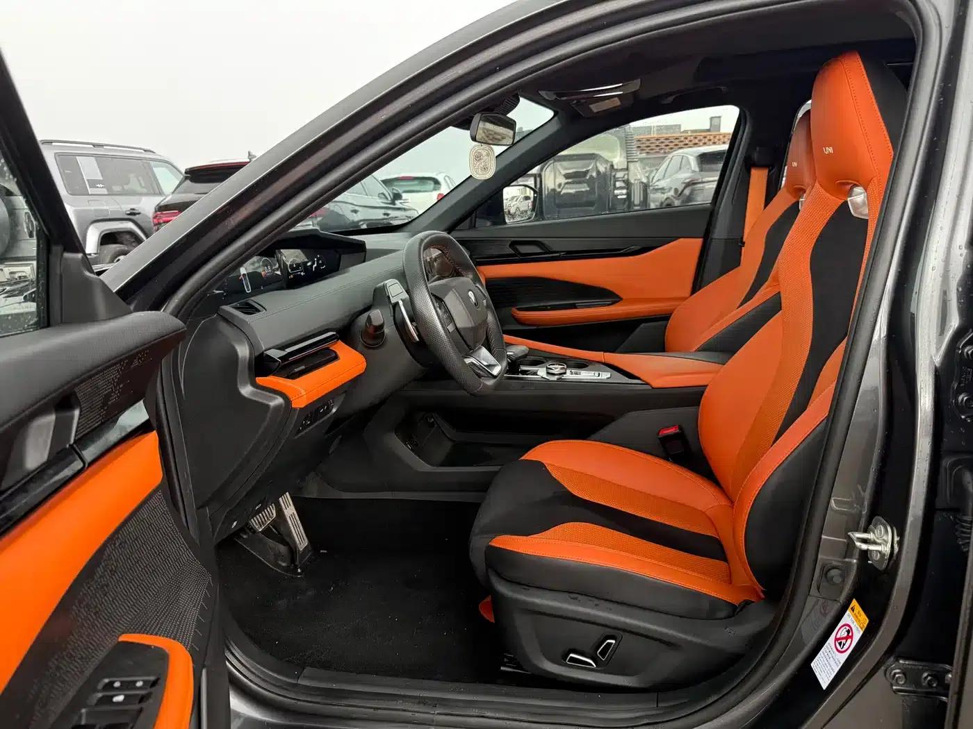 Changan UNI-V 2023 1.5T Sport Edition — миниатюра 4