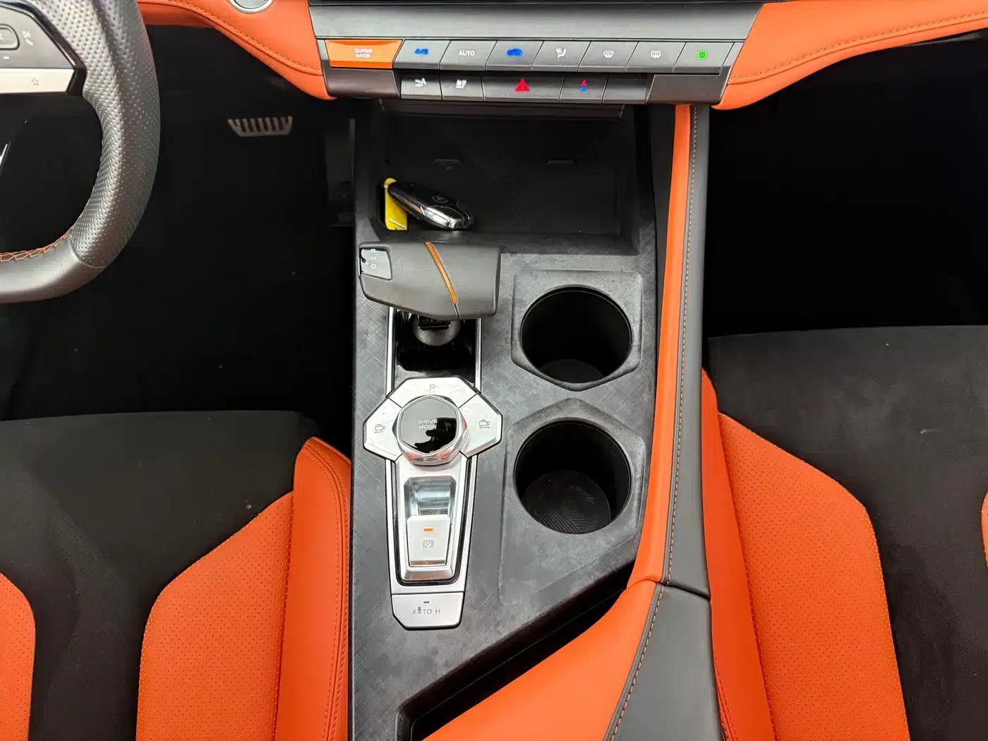 Changan UNI-V 2023 1.5T Sport Edition — миниатюра 8