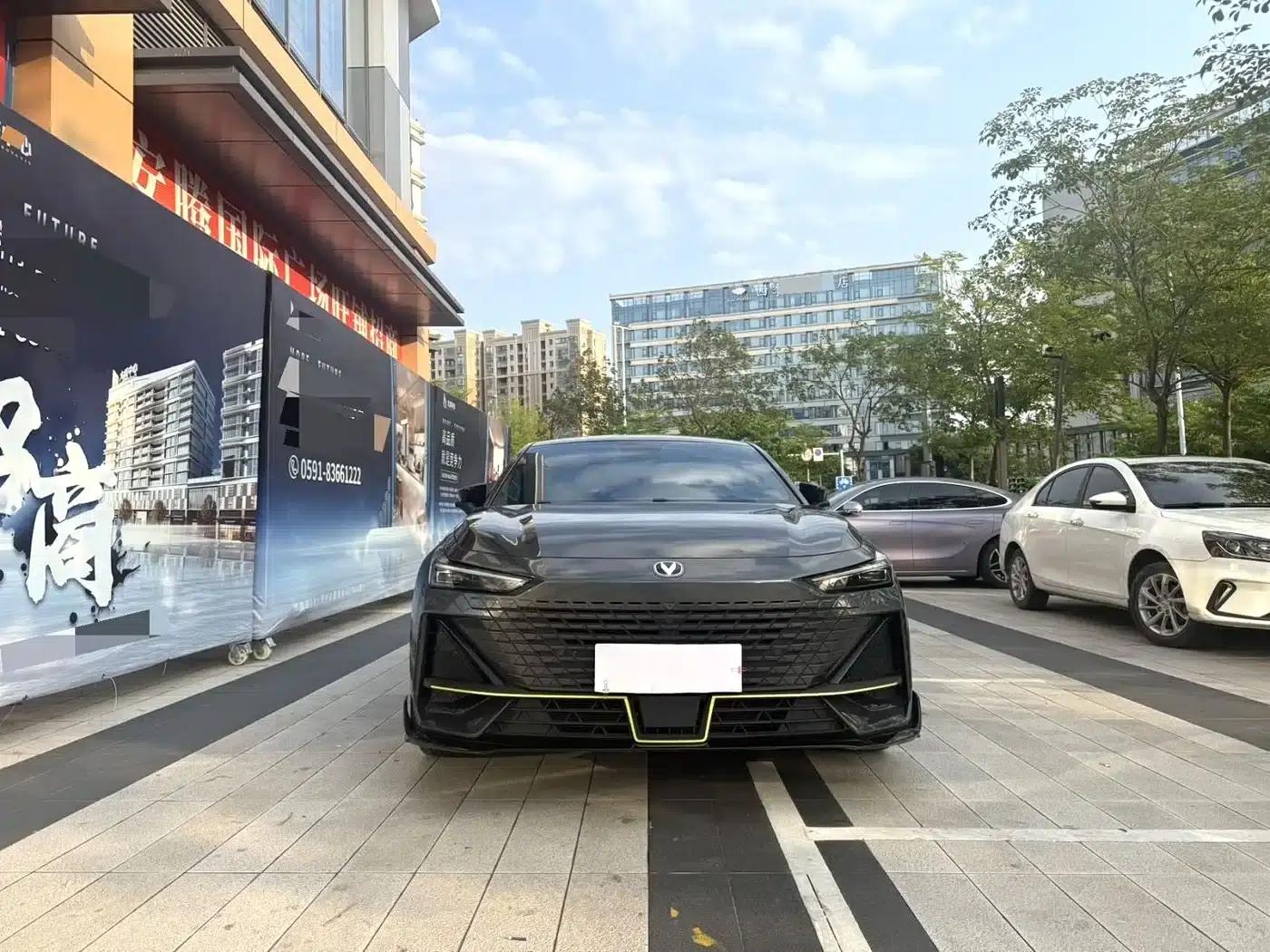 Changan UNI-V 2022 1.5T Sport Edition — миниатюра 1