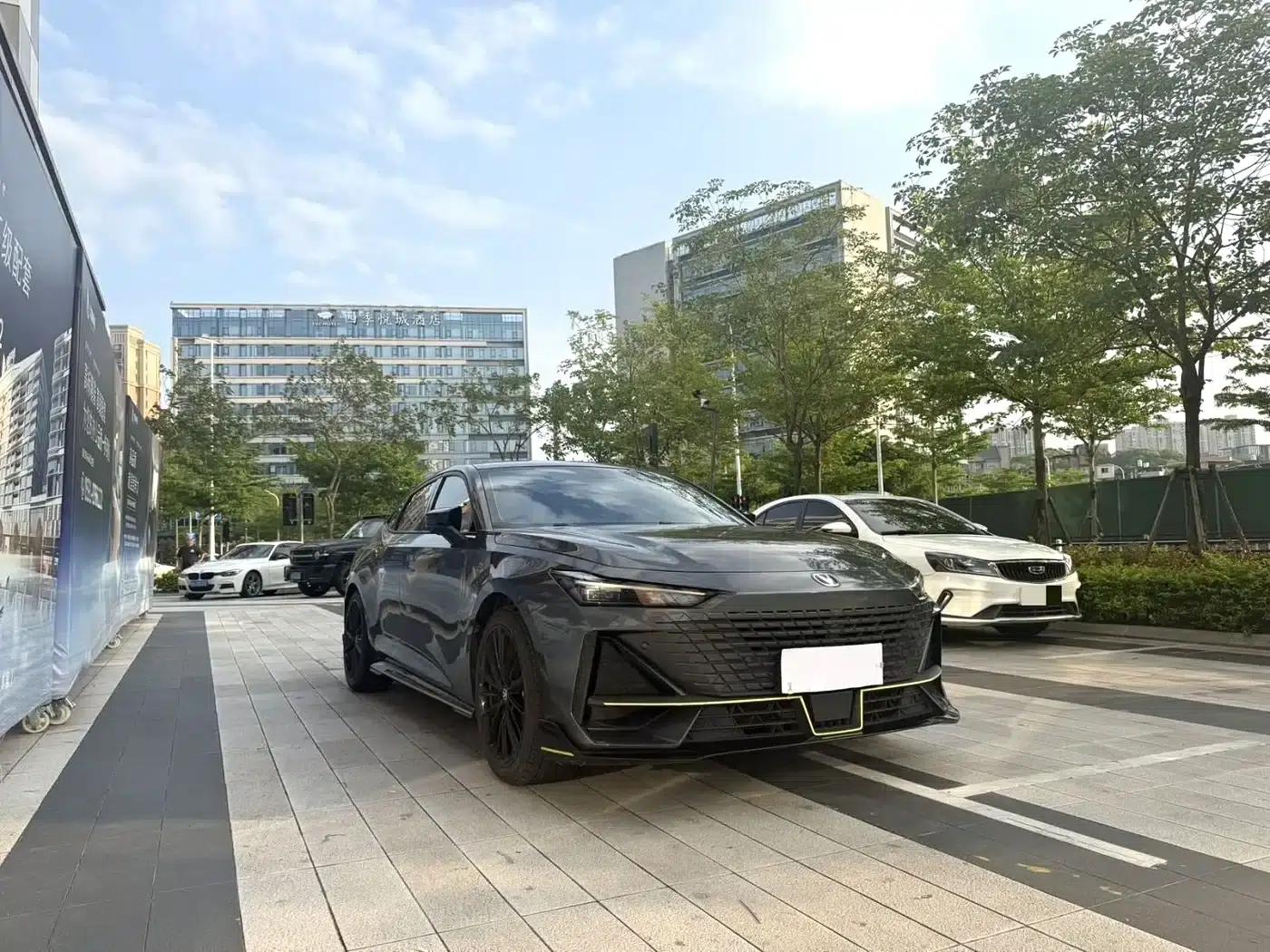 Changan UNI-V 2022 1.5T Sport Edition — миниатюра 2