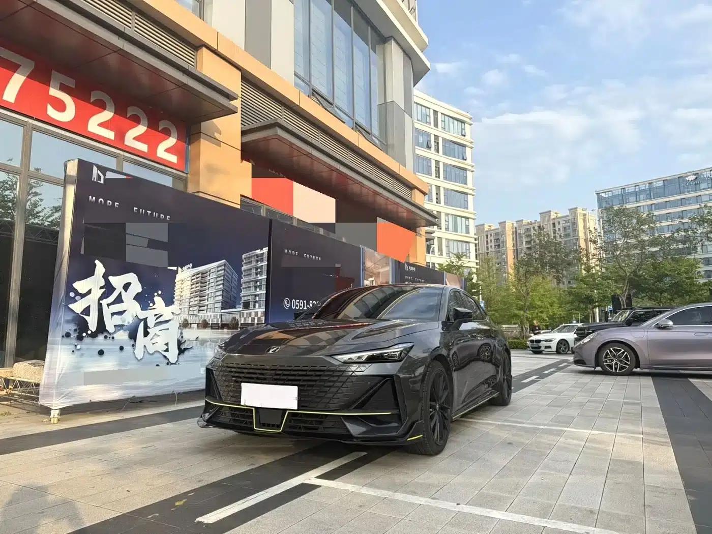 Changan UNI-V 2022 1.5T Sport Edition — миниатюра 4